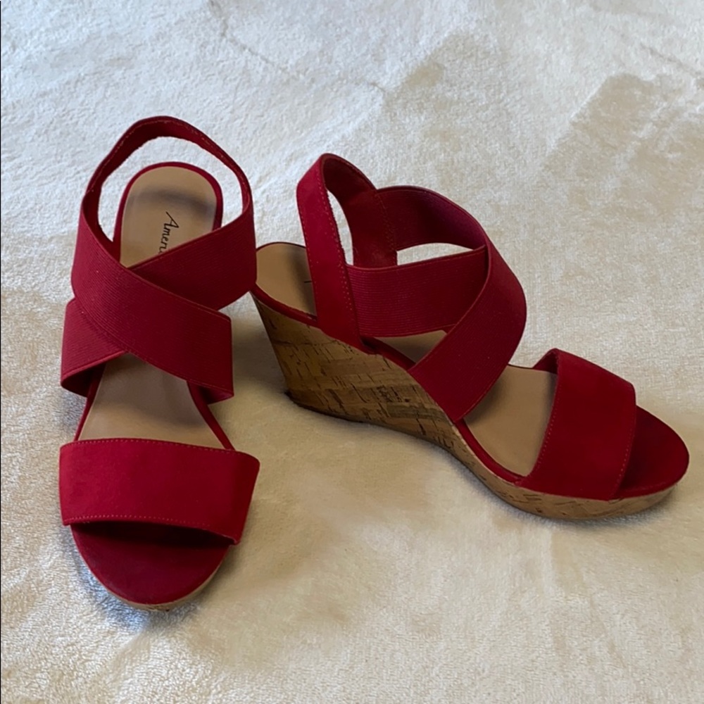 Comfortable light wedge sandals